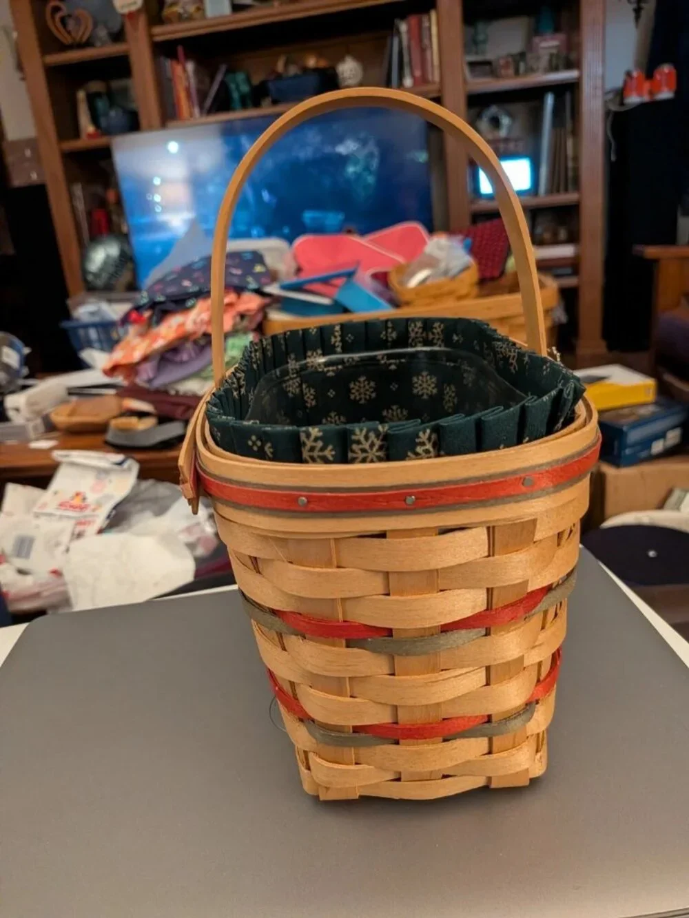 2002 American Basket, Protector, Liner, and Snowflake Medallion